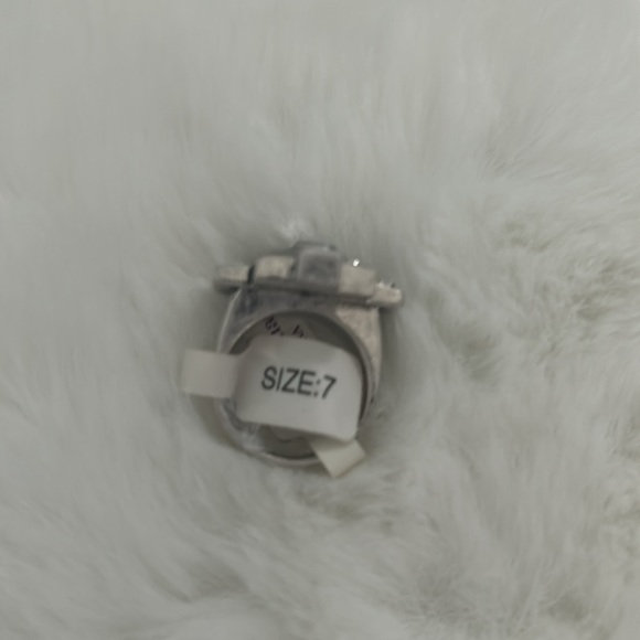NWT Lia Sophia Undercover Ring Size 7 - Picture 3 of 5